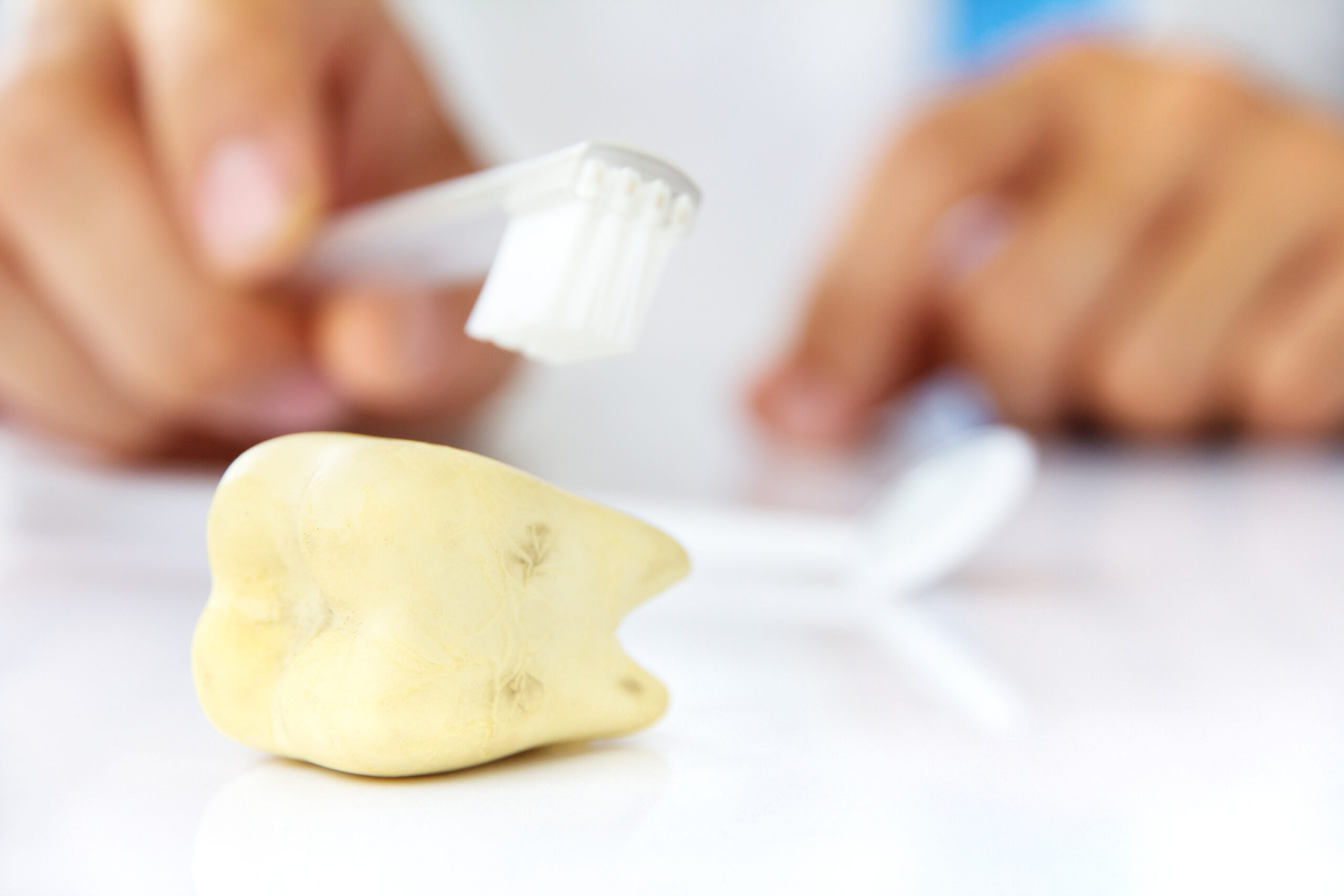 How to Clean Dental Crowns Properly and Keep Them Lasting Longer 2 how to clean dental crown